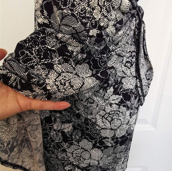 Navy blue and white floral faux wrap around dress jersey size M - Picture 6 of 13